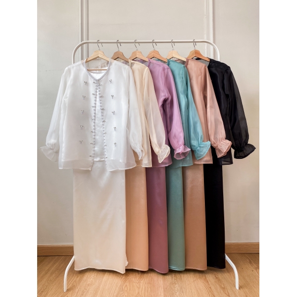 Yara Satin Organza Set - White / Creme / Lilac / Turquiose / Brown / Black Yara Satin Organza Set - White / Creme / Lilac / Turquiose / Brown / Black